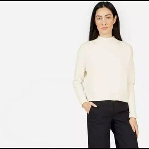 Everlane ivory / cream cashmere mockneck